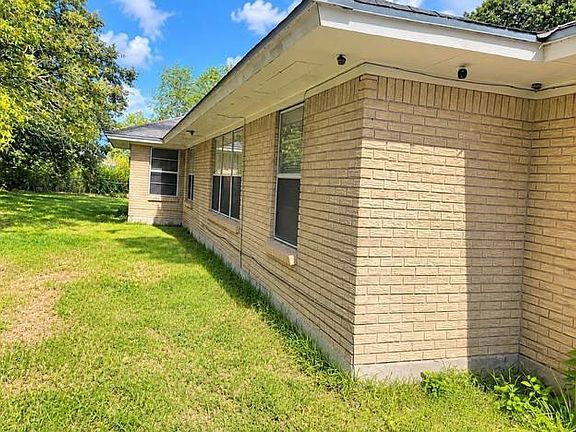 4th image of 8002 County Rd #172