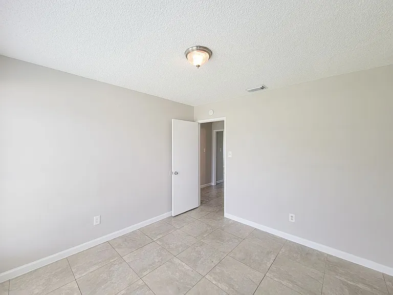 8530 Quail Burg Ln — Photo 24