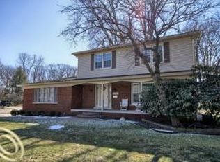 33047 Hampshire Rd, Livonia, MI 48154