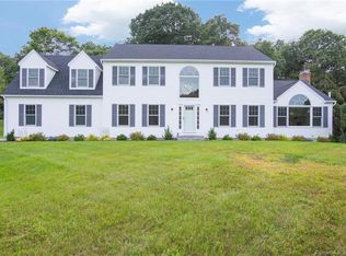 3 Hillcrest Dr, New Milford, CT 06776