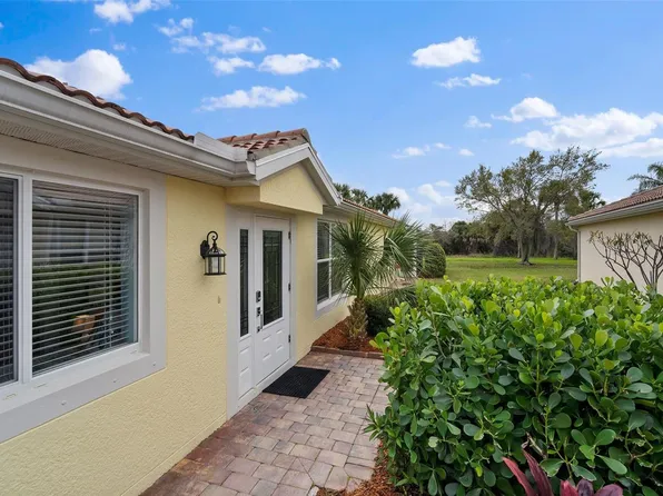 2121 Burgos Dr #1, Sarasota, FL 34238