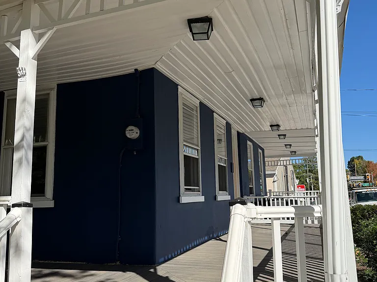 706-708 E Walnut St #B — Photo 3