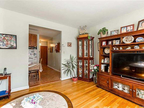 4th image of 4817 Ditmars Blvd