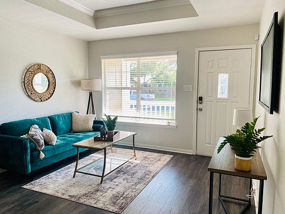 Very bright living area