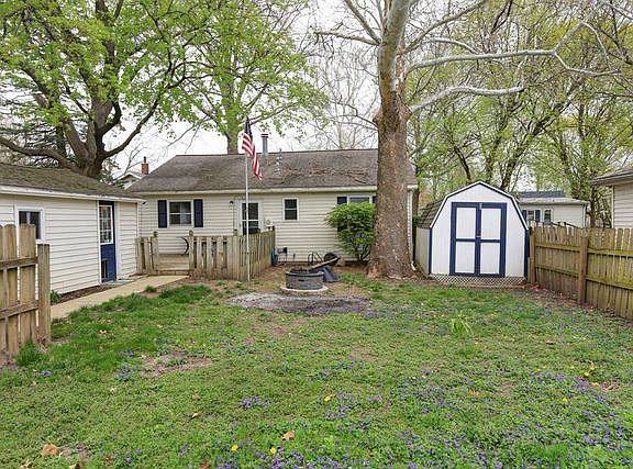 5th image of 219 N Guthrie St