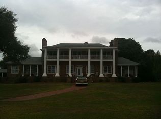 601 Hull Cir, Newport, NC 28570