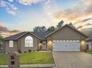 591 S Canterbury Ln, Nixa, MO 65714