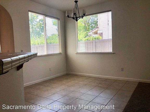 5th image of 22 Gazania Ct