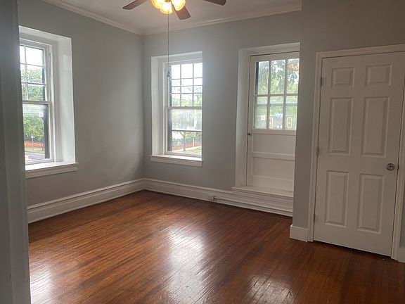 3rd image of 420 Market St #2B-1Ba-744Sqft
