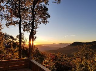 328 Lost Ridge Rd, Maggie Valley, NC 28751