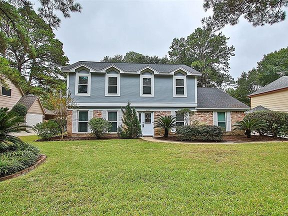WELCOME HOME TO YOUR FABULOUS 2-STORY WITH MASTER BEDROOM DOWN! Tucked away in the well established neighborhood of Spring Creek Forest. This home offers BEAUTIFUL features and TONS of cosmetic and mechanical upgrades throughout!
