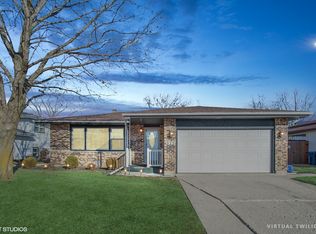 925 Sycamore Ln, Bartlett, IL 60103