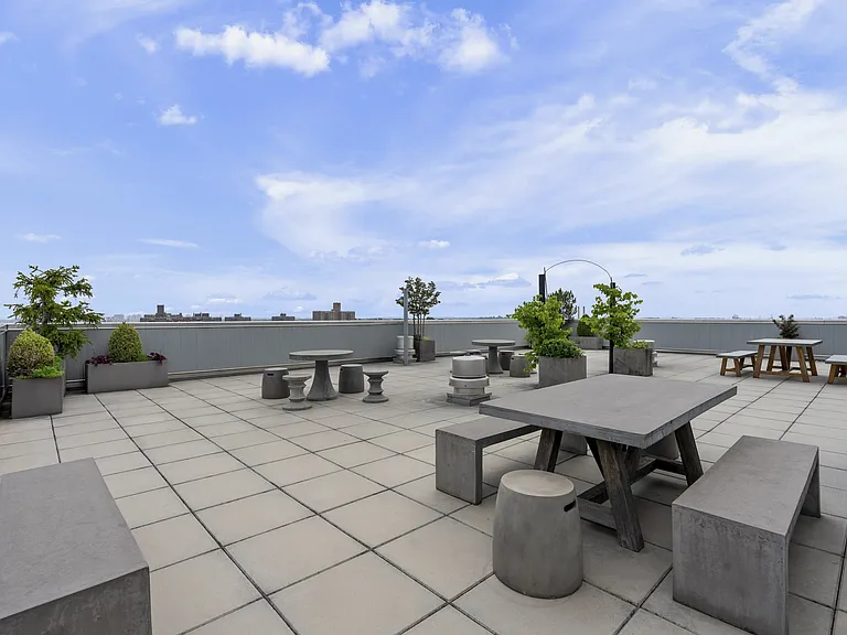 52-05 Queens Blvd #7F — Photo 9