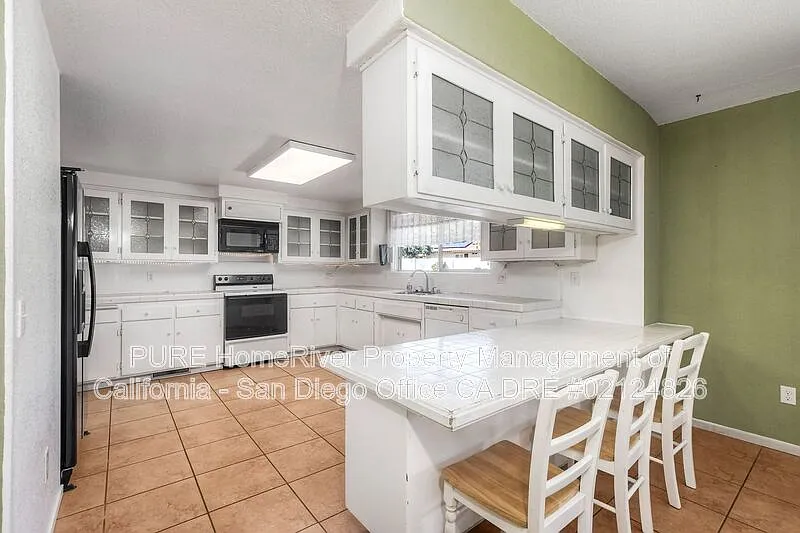 2135 E El Norte Pkwy E