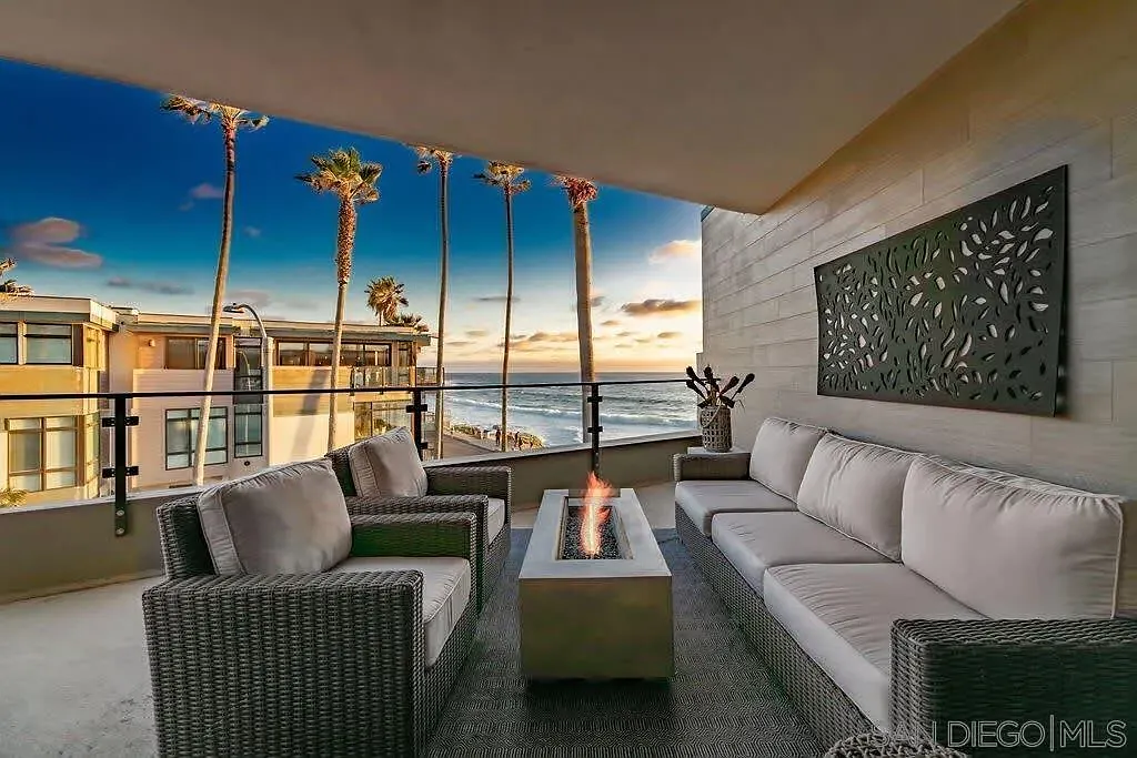 3 bed, 3.0 bath, 2050 sqft, $35,000 — Photo 3
