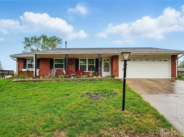 317 Ironwood Dr, Dayton, OH 45449