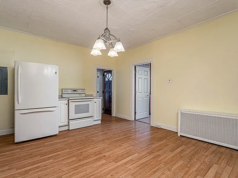886 Main St #2 — Photo 10