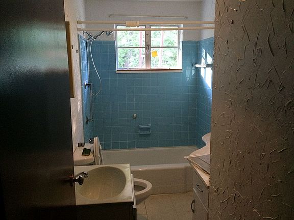 5th image of 548 N Columbus Ave