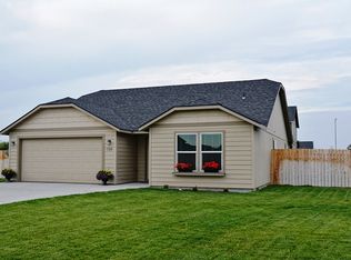 1328 E Polk Ct, Moses Lake, WA 98837
