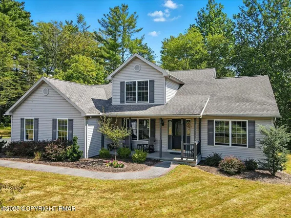 1319 Poulos Ct, Stroudsburg, PA 18360