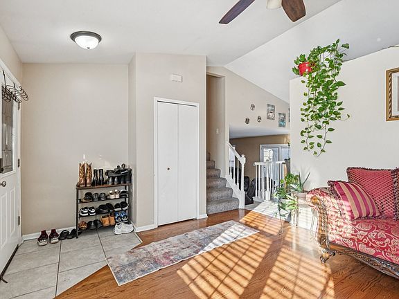 5th image of 148 W Lindsay Dr
