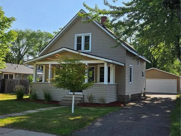 1009 Pershing Street, Eau Claire, WI 54703