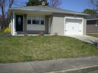 12 Marathon St, Toms River, NJ 08757