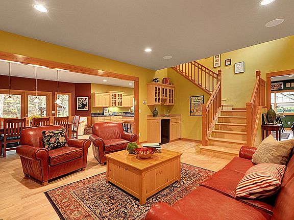 5th image of 8798 Sands Ave NE