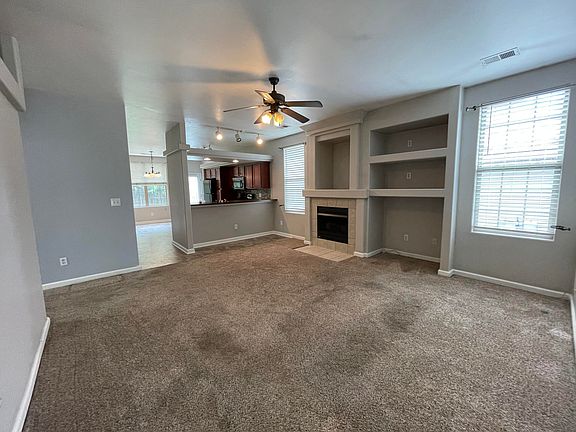 5th image of 620 Green Valley Dr