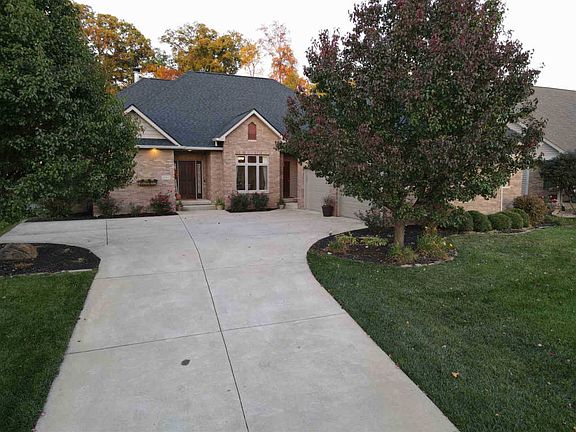 2nd image of 1592 Sandstone Ct W