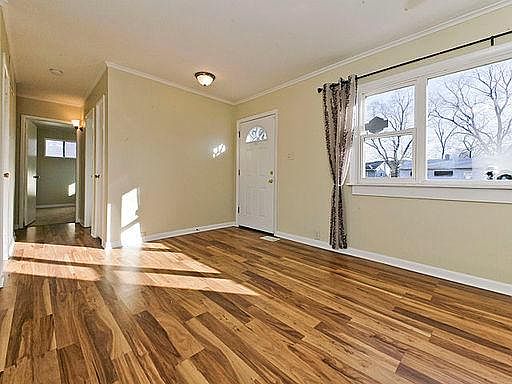 2nd image of 16432 Sawyer Ave