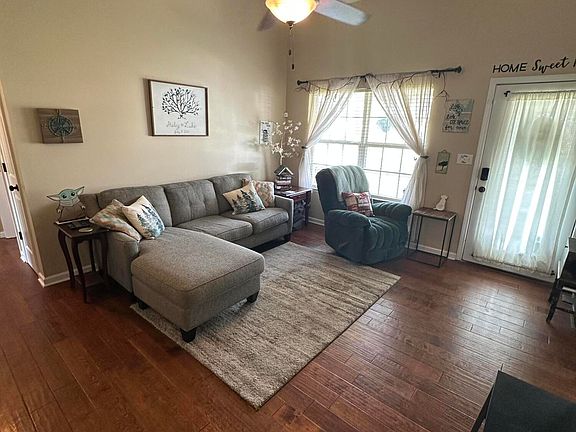 5th image of 172 Pinewood Dr