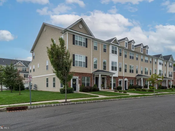 127 Riverwalk Blvd, Burlington, NJ 08016