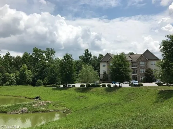 3620-3B Spanish Peak Dr, High Pt, NC 27265