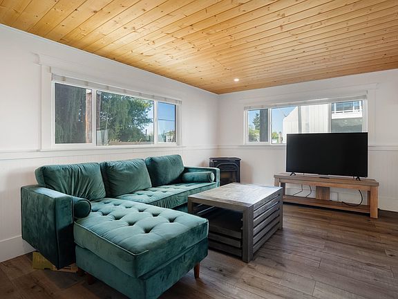 2nd image of 23080 Dyke Rd #5