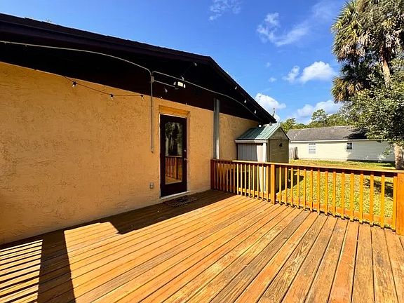 5th image of 850 Chapin St