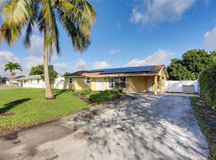 3431 Sapphire Rd, Lake Worth, FL 33462