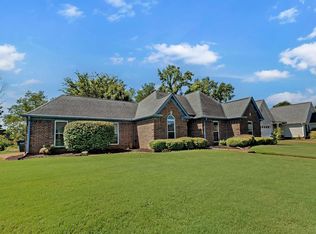 70 Oak Crest Dr, Oakland, TN 38060