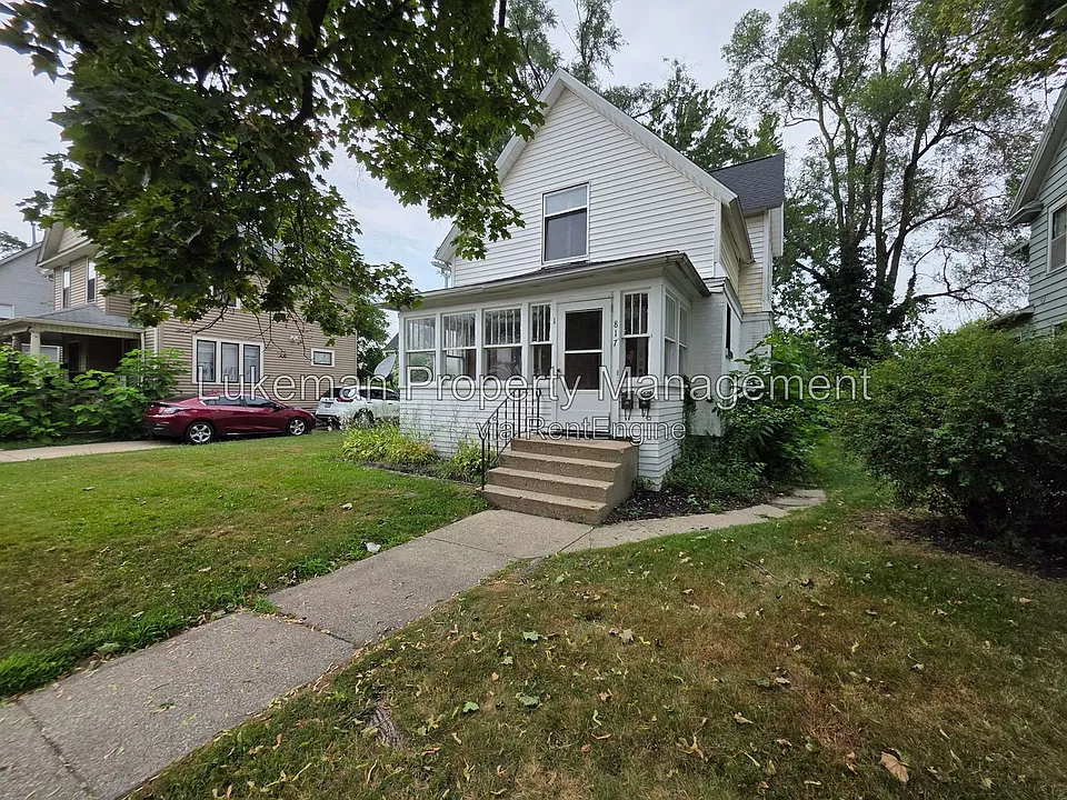 817 Egleston Ave #1