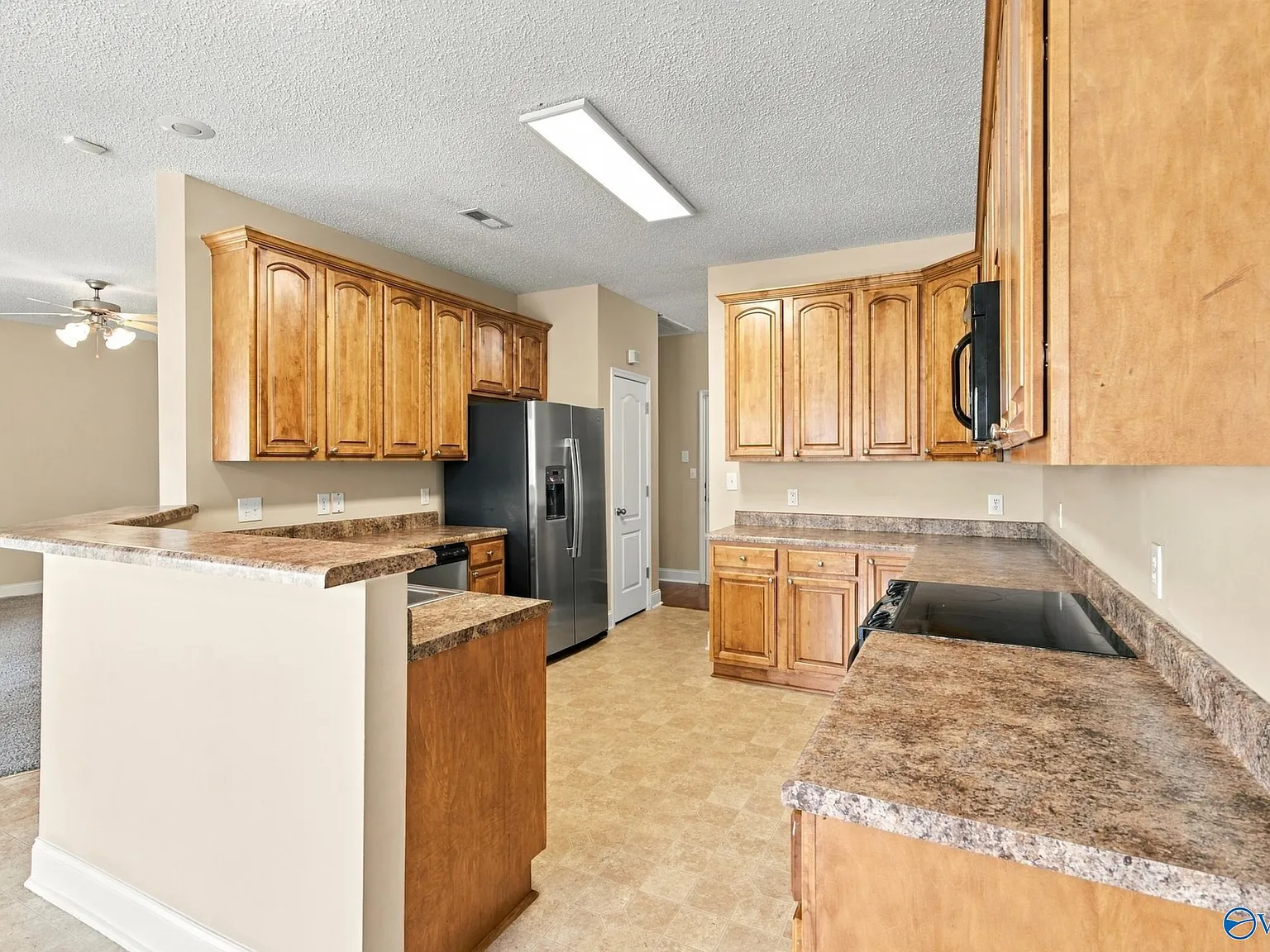 3 bed, 2.5 bath, 2321 sqft, $2,250 — Photo 3