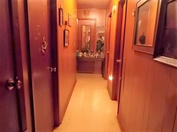 5th image of 613 Lauren St
