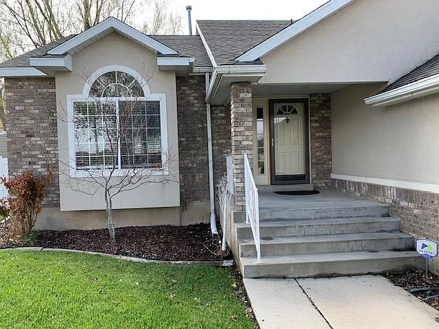 9675 S 1630 W — Photo 2