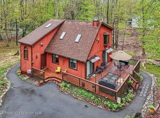 800 Colt Ct, Lords Valley, PA 18428