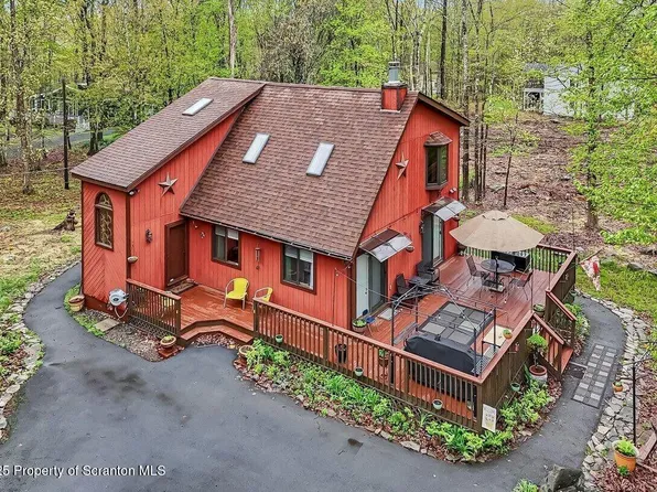 800 Colt Ct, Lords Valley, PA 18428