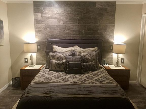 3rd image of 5301 Waverly Dr #201