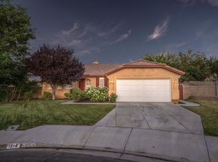 1214 Holguin St, Lancaster, CA 93534