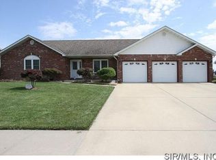 308 Copperton Dr, Swansea, IL