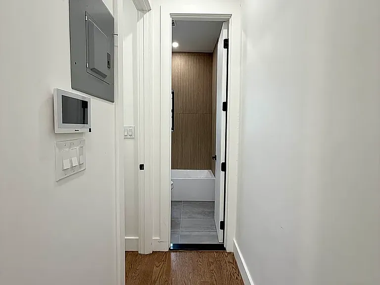 89 Veronica Pl #3D — Photo 11
