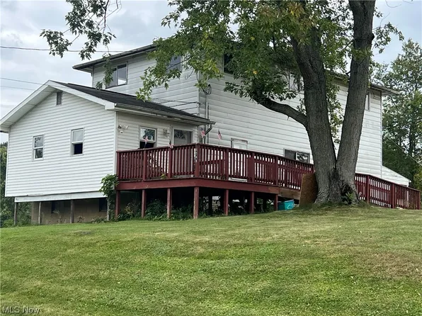8549 German Cemetery Rd NE, Mineral City, OH 44656