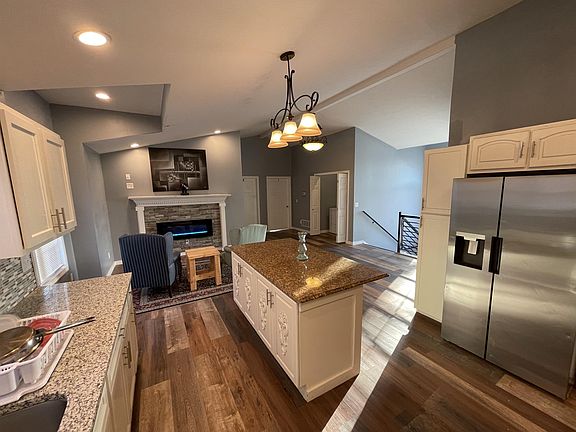 5th image of 339 W 32nd St #7